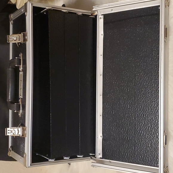RARE! VINTAGE MAC Cosmetics Train Case - Picture 12 of 17